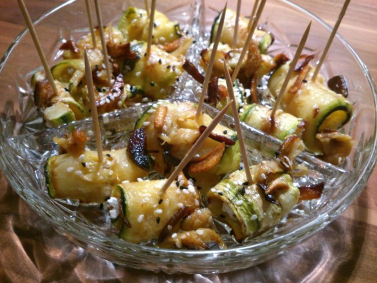 gefüllte Zucchini Röllchen mit Feta und Knoblauchstiften - Rezept - Bild Nr. 2