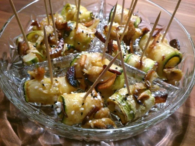 gefüllte Zucchini Röllchen mit Feta und Knoblauchstiften - Rezept - Bild Nr. 2