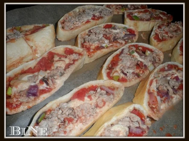 Rezept: BiNe` S PIZZABRØTCHEN Bild Nr. 5 BiNe` S PIZZABRØTCHEN - Rezept - Bild Nr. 5