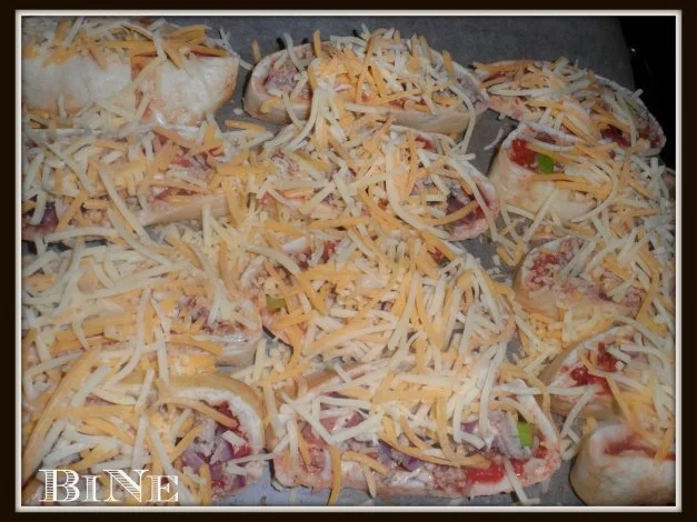 Rezept: BiNe` S PIZZABRØTCHEN Bild Nr. 6 BiNe` S PIZZABRØTCHEN - Rezept - Bild Nr. 6