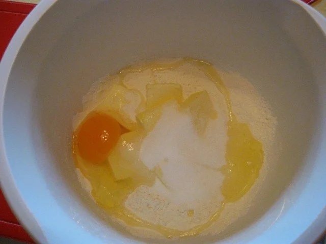 Schoko - Apfel - Nusskuchen mit Schokostreusel - Rezept - Bild Nr. 3