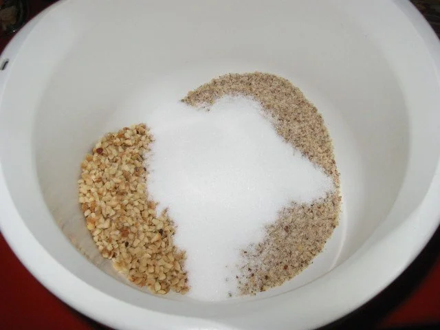 Schoko - Apfel - Nusskuchen mit Schokostreusel - Rezept - Bild Nr. 7