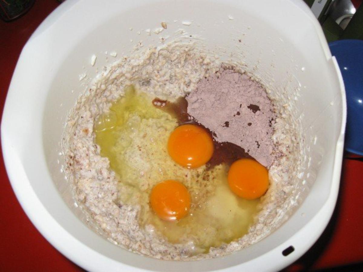 Schoko - Apfel - Nusskuchen mit Schokostreusel - Rezept - Bild Nr. 8