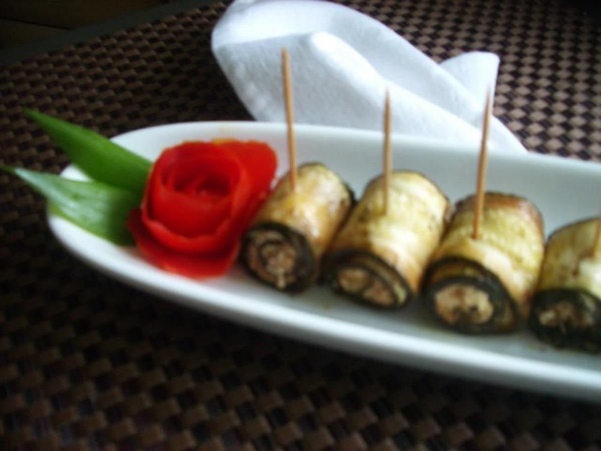 Bilder für Finger food - Zucchiniröllchen - mariniert - Rezept