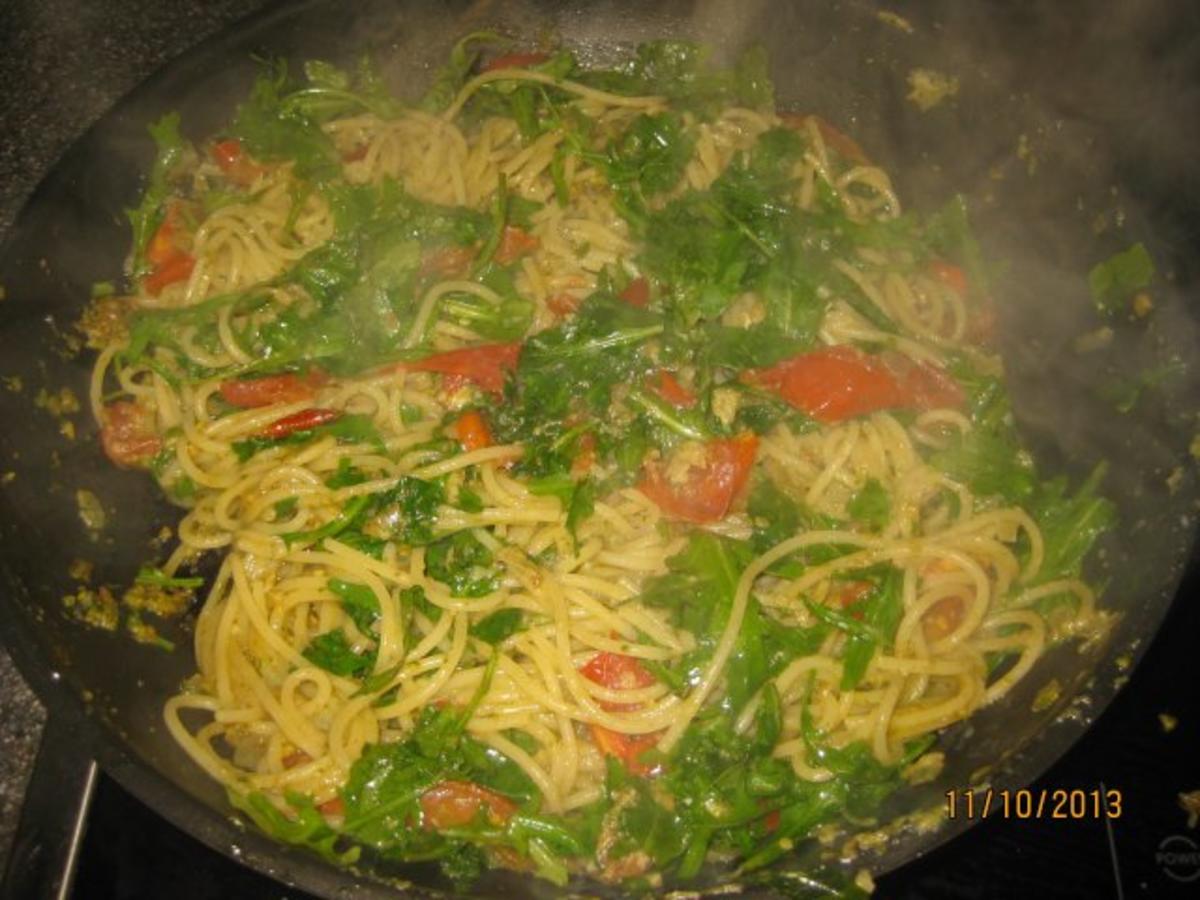 SPAGHETTI MIT RUCOLA U. PESTO - Rezept - Bild Nr. 4