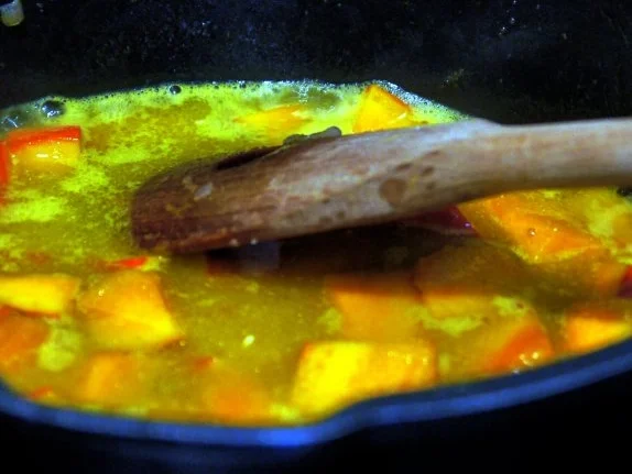 Rezept: Scharfe Tagliatelle mit Kürbis-Orangen-Tomaten-Sauce Bild Nr. 10 Scharfe Tagliatelle mit Kürbis-Orangen-Tomaten-Sauce - Rezept - Bild Nr. 10