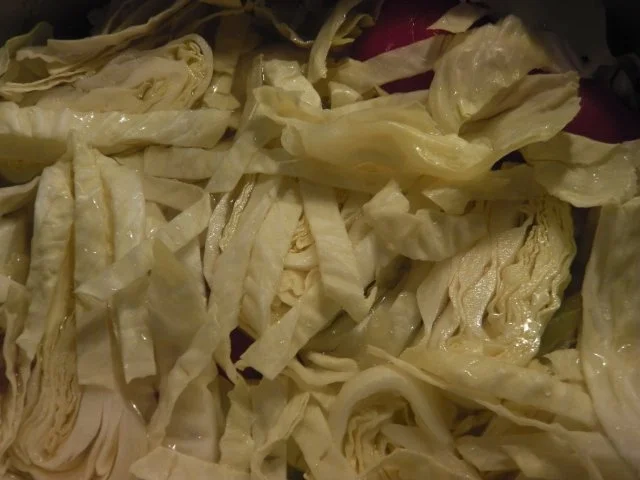 ungarische Krautrouladen / Kohlrouladen in Tomatensoße (Töltött káposzta) - Rezept - Bild Nr. 9