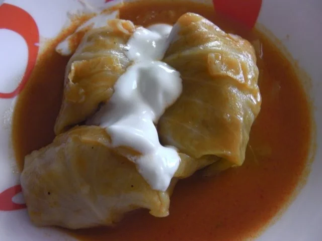 ungarische Krautrouladen / Kohlrouladen in Tomatensoße (Töltött káposzta) - Rezept - Bild Nr. 20