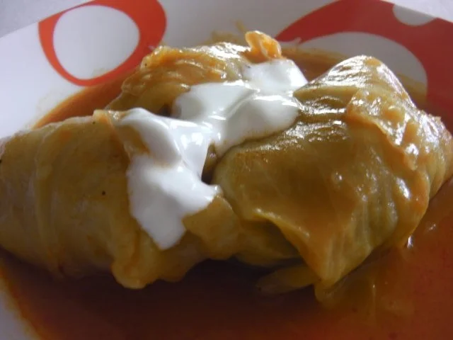 ungarische Krautrouladen / Kohlrouladen in Tomatensoße (Töltött káposzta) - Rezept - Bild Nr. 2