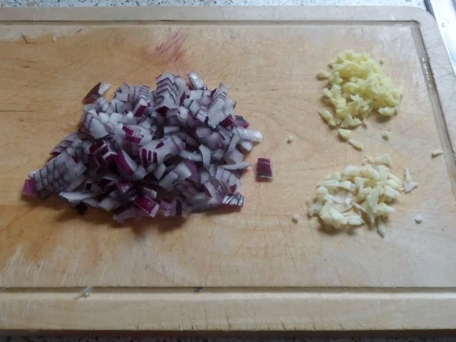 Teriyaki-Hähnchen mit Mango-Erdnuss-Soße, Curry-Möhren-Reis und Granatapfel-Gurken-Salat - Rezept - Bild Nr. 4