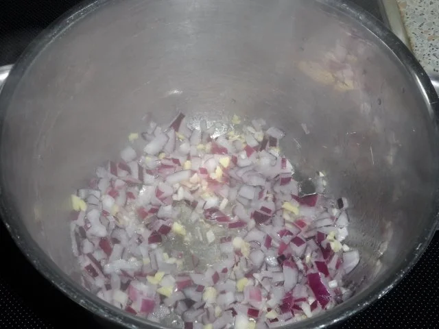 Teriyaki-Hähnchen mit Mango-Erdnuss-Soße, Curry-Möhren-Reis und Granatapfel-Gurken-Salat - Rezept - Bild Nr. 5