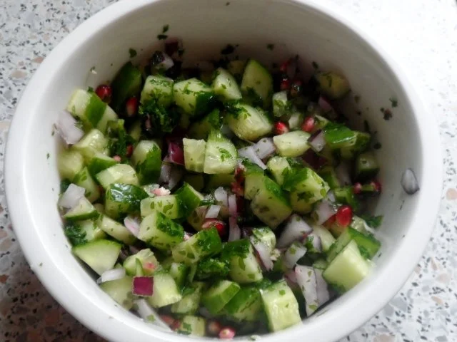 Teriyaki-Hähnchen mit Mango-Erdnuss-Soße, Curry-Möhren-Reis und Granatapfel-Gurken-Salat - Rezept - Bild Nr. 7