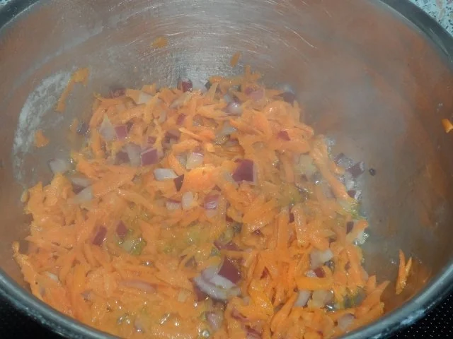 Teriyaki-Hähnchen mit Mango-Erdnuss-Soße, Curry-Möhren-Reis und Granatapfel-Gurken-Salat - Rezept - Bild Nr. 10