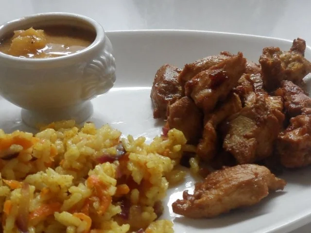 Teriyaki-Hähnchen mit Mango-Erdnuss-Soße, Curry-Möhren-Reis und Granatapfel-Gurken-Salat - Rezept - Bild Nr. 17