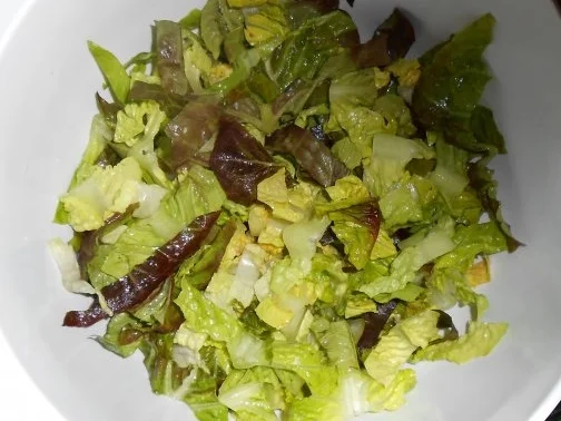 Rezept: Gebratene Pfifferlinge auf buntem Romanasalat Bild Nr. 8 Gebratene Pfifferlinge auf buntem Romanasalat - Rezept - Bild Nr. 8