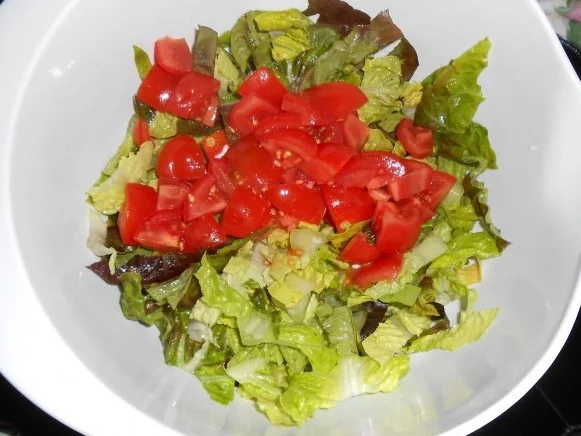 Rezept: Gebratene Pfifferlinge auf buntem Romanasalat Bild Nr. 9 Gebratene Pfifferlinge auf buntem Romanasalat - Rezept - Bild Nr. 9