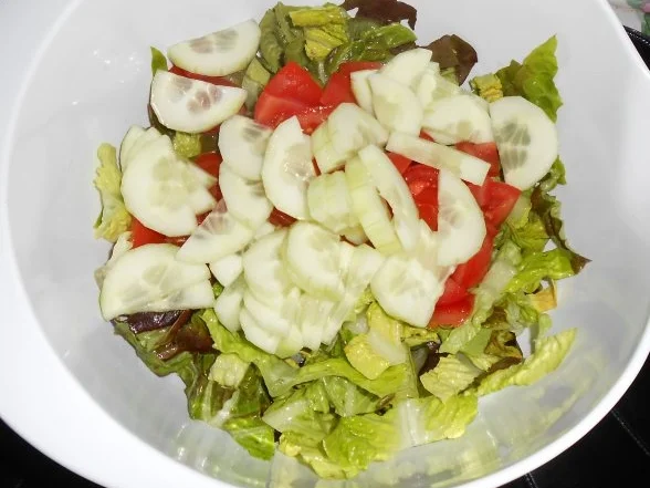 Rezept: Gebratene Pfifferlinge auf buntem Romanasalat Bild Nr. 10 Gebratene Pfifferlinge auf buntem Romanasalat - Rezept - Bild Nr. 10