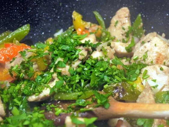 Fruchtige Hähnchenpfanne mit Knoblauch-Drilligen - Rezept - Bild Nr. 10