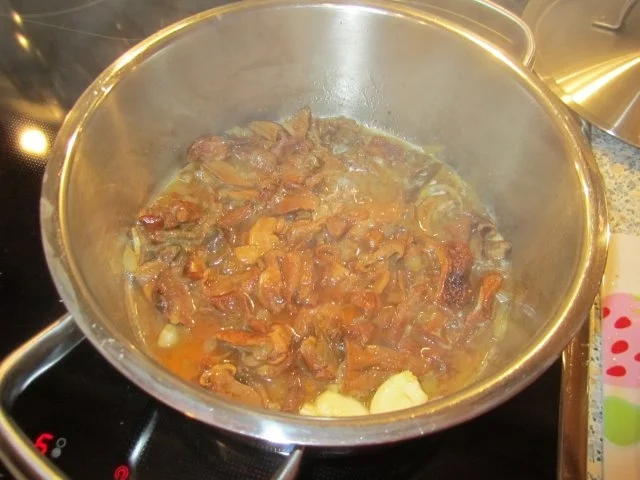 Nudeln mit einer Steinpilz-Sahnesoße - Rezept - Bild Nr. 5