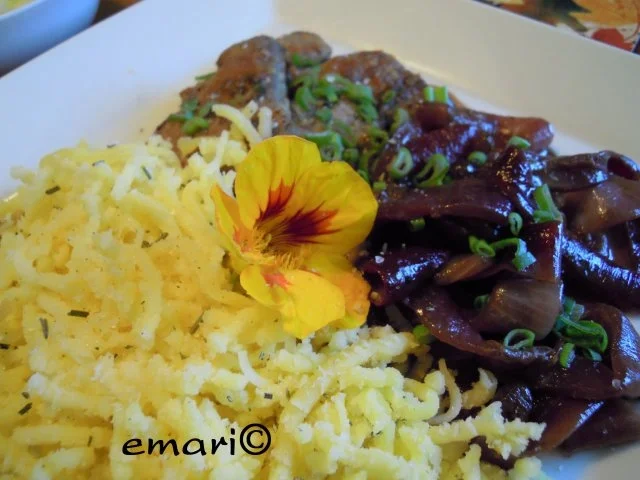 Kalbs Leber mit Balsamico Zwiebeln - Rezept