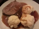 Rezept: Zarter Rinderschmorbraten mit verunglückten Grießknödel :-D Zarter Rinderschmorbraten mit verunglückten Grießknödel :-D - Rezept