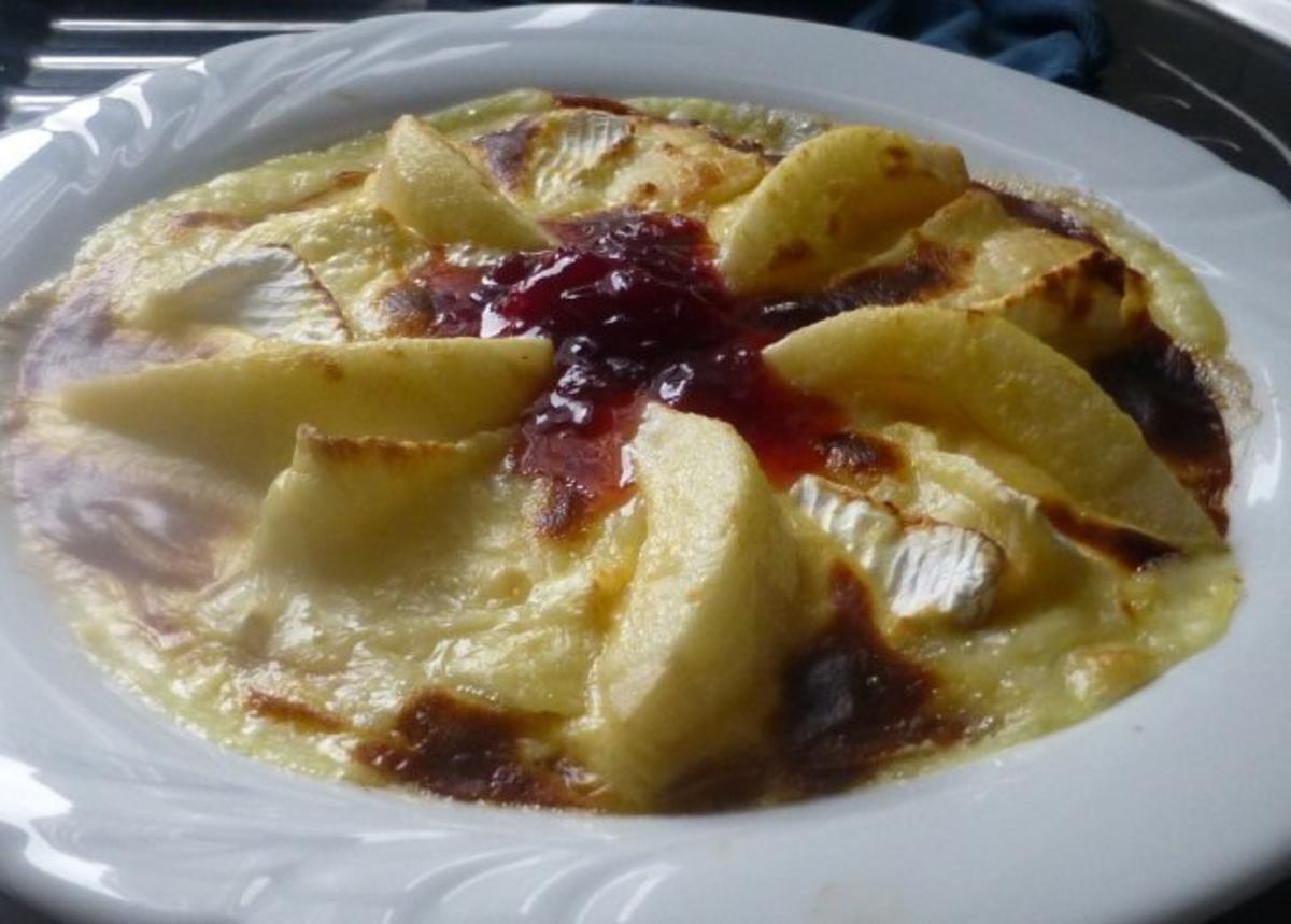 Eierkuchen mit Camembert,Williams Christbirne und Käsecreme überbacken - Rezept - Bild Nr. 5