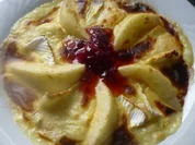 Eierkuchen mit Camembert,Williams Christbirne und Käsecreme überbacken - Rezept