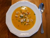 Rezept: Kürbissuppe mit Knoblauch-Croûtons Kürbissuppe mit Knoblauch-Croûtons - Rezept