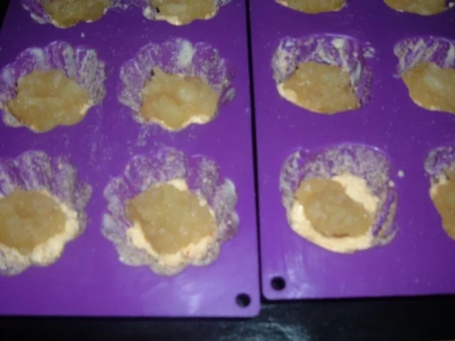 Rezept: Kuchen : Muffins mit Amaretto Apfelkompott und Marzipankartoffeln Bild Nr. 9 Kuchen : Muffins mit Amaretto Apfelkompott und Marzipankartoffeln - Rezept - Bild Nr. 9