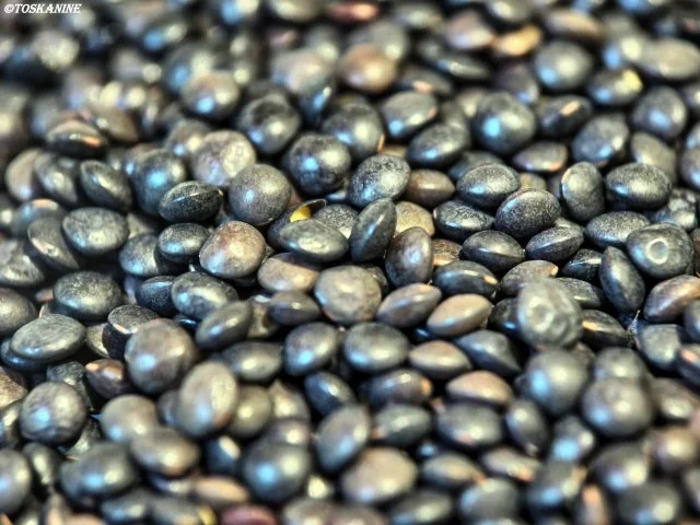 Rezept: Pochierte Eier auf Linsengemüse mit einer Senfsauce Bild Nr. 2 Pochierte Eier auf Linsengemüse mit einer Senfsauce - Rezept - Bild Nr. 2