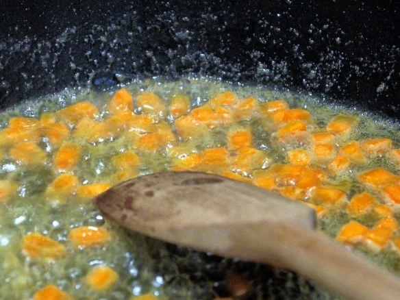 Rezept: Pochierte Eier auf Linsengemüse mit einer Senfsauce Bild Nr. 6 Pochierte Eier auf Linsengemüse mit einer Senfsauce - Rezept - Bild Nr. 6