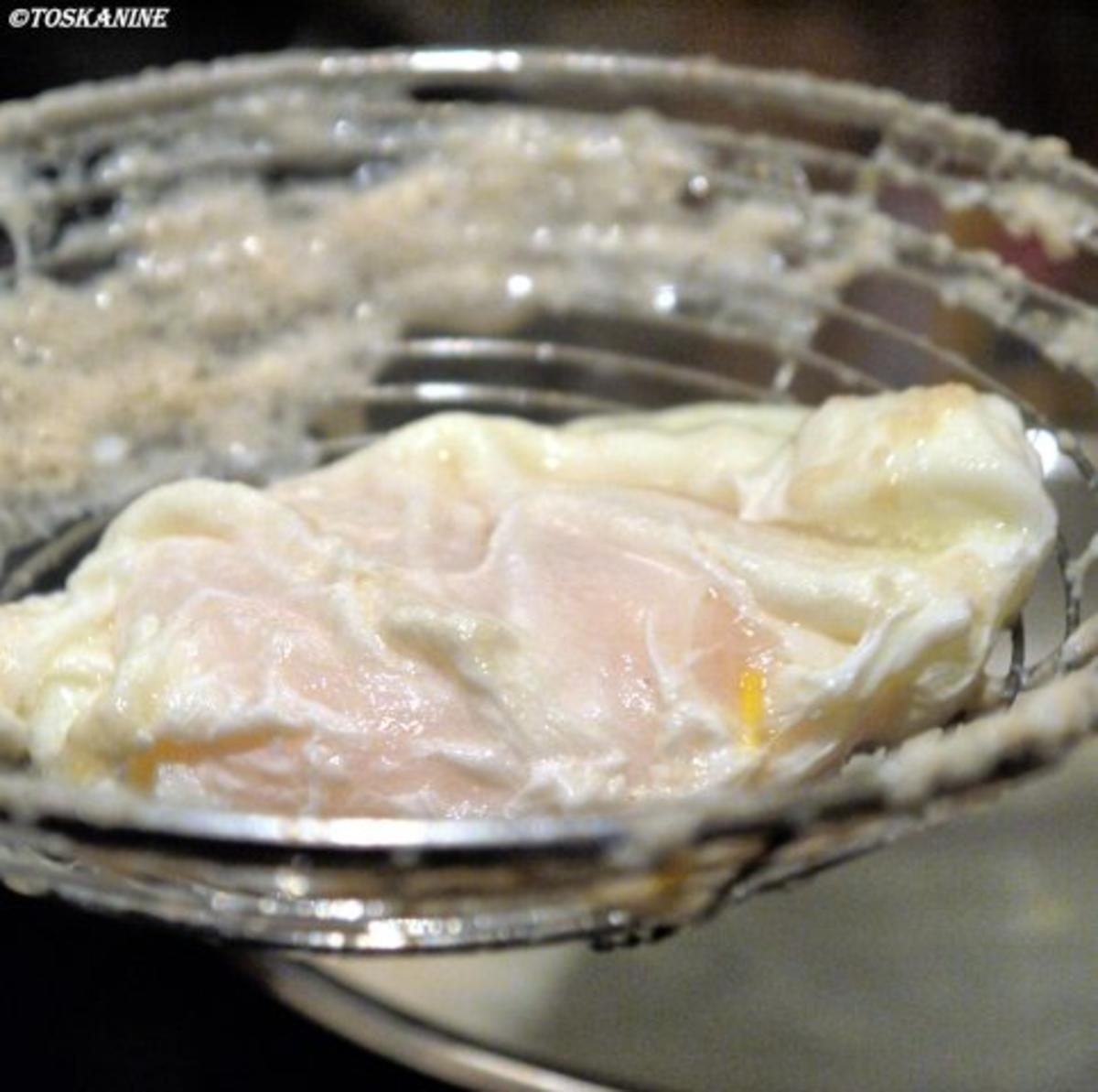 Pochierte Eier auf Linsengemüse mit einer Senfsauce - Rezept - Bild Nr. 9