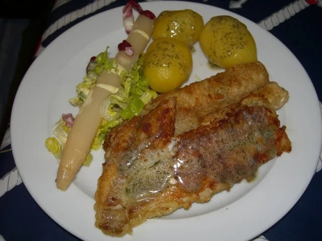 Rezept: Rotbarschfilet mit Pellies und Dillsoße Rotbarschfilet mit Pellies und Dillsoße - Rezept