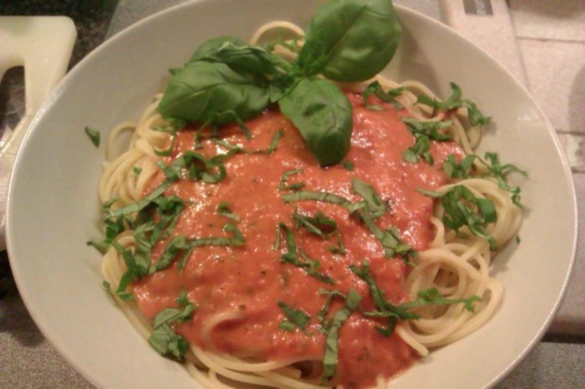 Spaghetti mit Tomaten-Mozzarellasoße - Rezept - Bild Nr. 4