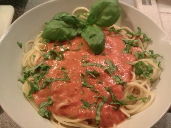 Rezept: Spaghetti mit Tomaten-Mozzarellasoße Bild Nr. 4 Spaghetti mit Tomaten-Mozzarellasoße - Rezept - Bild Nr. 4