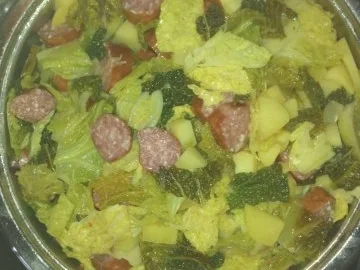 Wirsingeintopf mit Mettwurst - Rezept