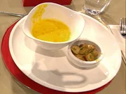 Kürbissuppe mit Perlhuhnsaté (Steffen Henssler) - Rezept