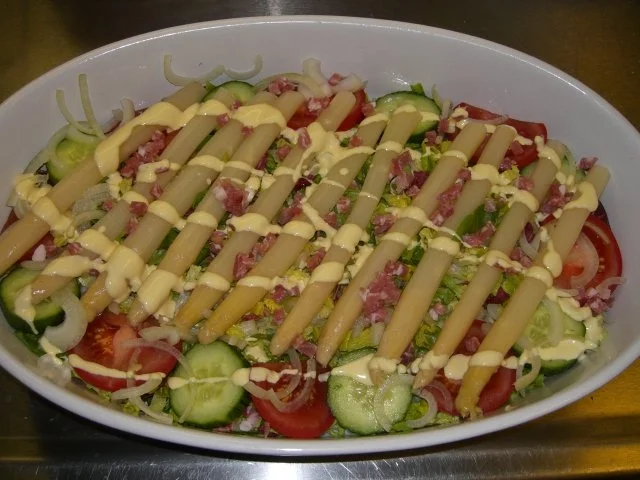 kalter Spargel auf Salatbett - Rezept