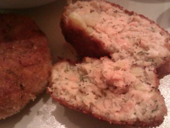 Saftige Lachs-Fischcakes mit gemischtem Salat - Rezept - Bild Nr. 6