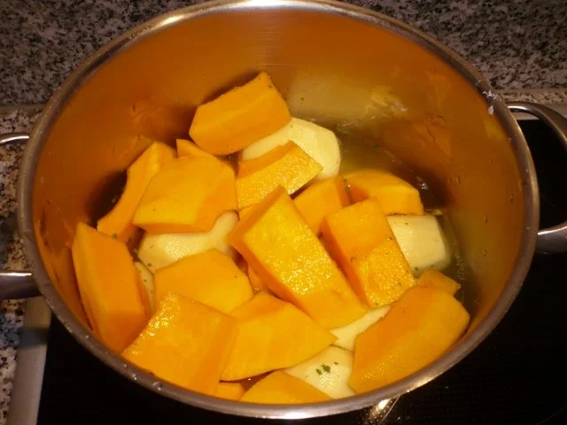 Geflügelgeschnetzeltes mit Kürbis-Kartoffelpuffer - Rezept - Bild Nr. 4