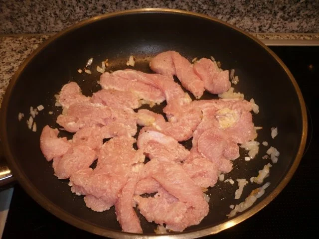 Geflügelgeschnetzeltes mit Kürbis-Kartoffelpuffer - Rezept - Bild Nr. 7