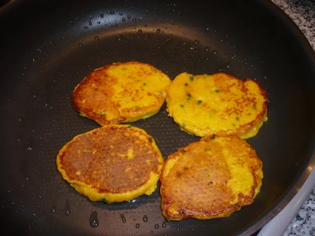 Geflügelgeschnetzeltes mit Kürbis-Kartoffelpuffer - Rezept - Bild Nr. 13