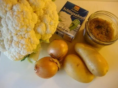 Blumenkohlcremesuppe mit "feinen Bröseln" - Rezept - Bild Nr. 2