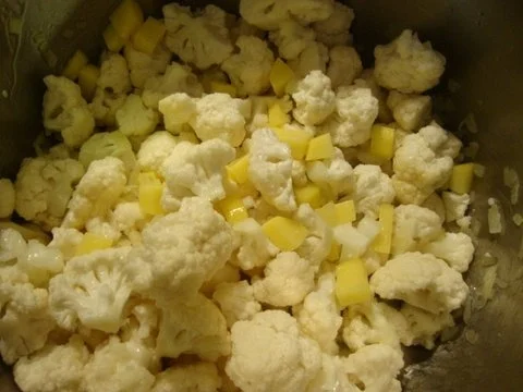 Blumenkohlcremesuppe mit "feinen Bröseln" - Rezept - Bild Nr. 7