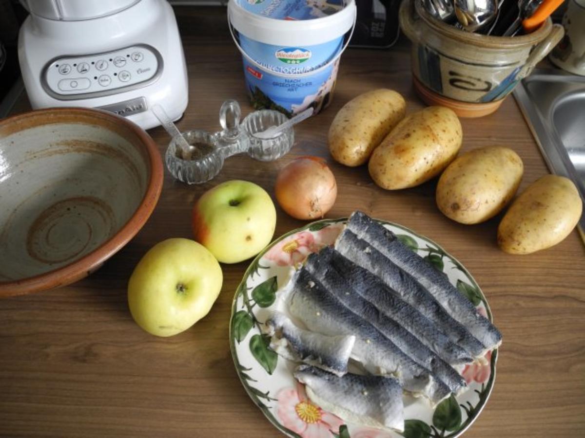 Fisch : Bismarckhering auf Apfel-Joghurt dazu Pellkartoffeln - Rezept - Bild Nr. 2
