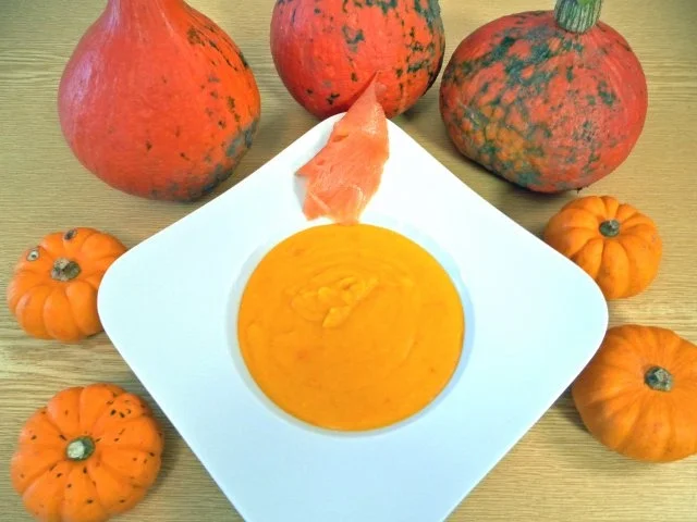 Rezept: Kürbis-Ingwer-Kokos-Suppe Kürbis-Ingwer-Kokos-Suppe - Rezept