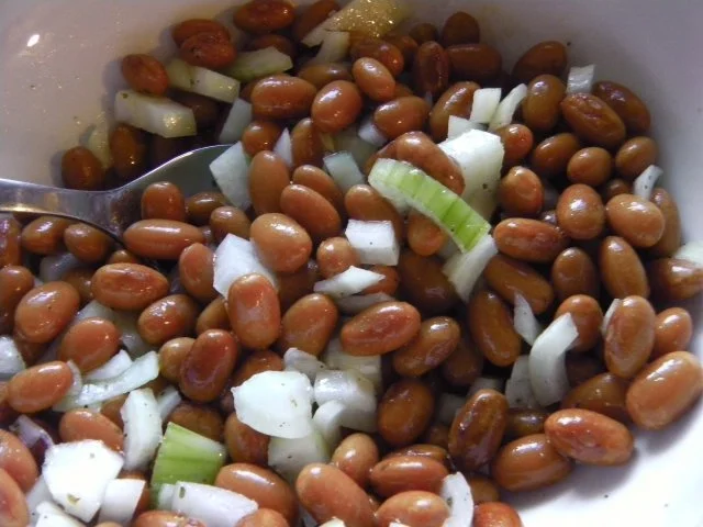 Rezept: Brauner Bohnensalat in Bärlauchdressing Brauner Bohnensalat in Bärlauchdressing - Rezept