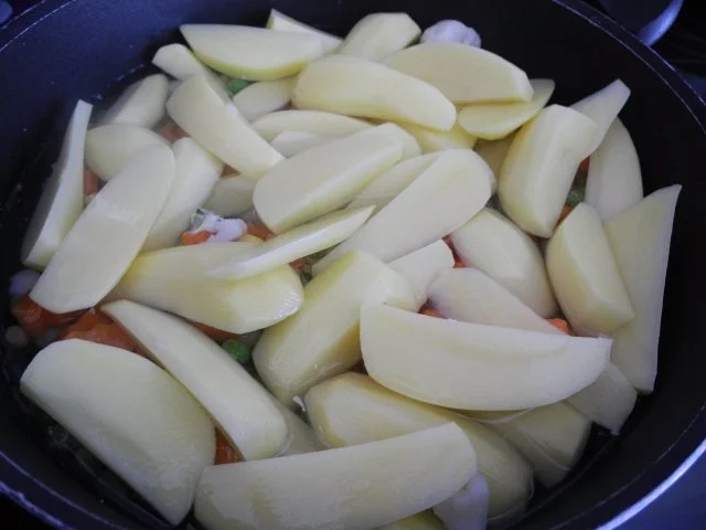 Unter 30 Minuten : Bunter Kartoffelbrei an Bauerbrratwurst - Rezept - Bild Nr. 4