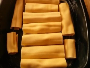 Rezept: Cannelloni mit Gorgonzolakürbis-Ziegenkäse-Füllung und Bechamelsoße überbacken Bild Nr. 6 Cannelloni mit Gorgonzolakürbis-Ziegenkäse-Füllung und Bechamelsoße überbacken - Rezept - Bild Nr. 6