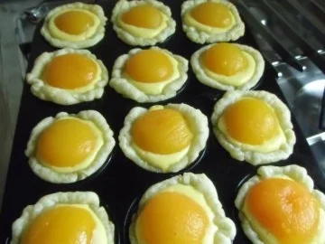 Rezept: MUFFINS MIT APRIKOSEN UND PUDDING MUFFINS MIT APRIKOSEN UND PUDDING - Rezept